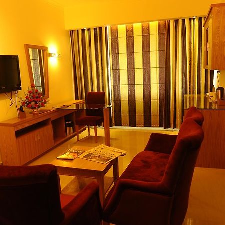 Biverah Hotel & Suites Тривандрум Экстерьер фото
